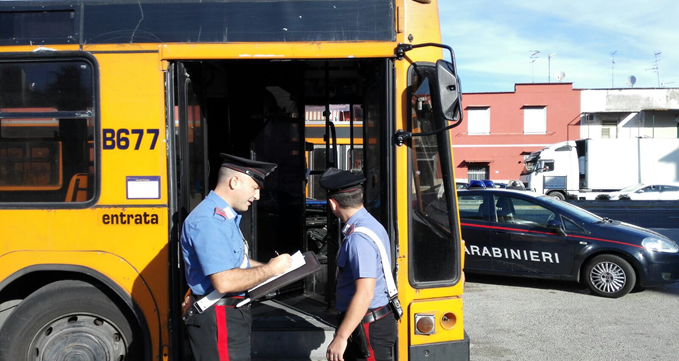  Napoli: con la droga sul bus, carabinieri arrestano 40enne sul “150”