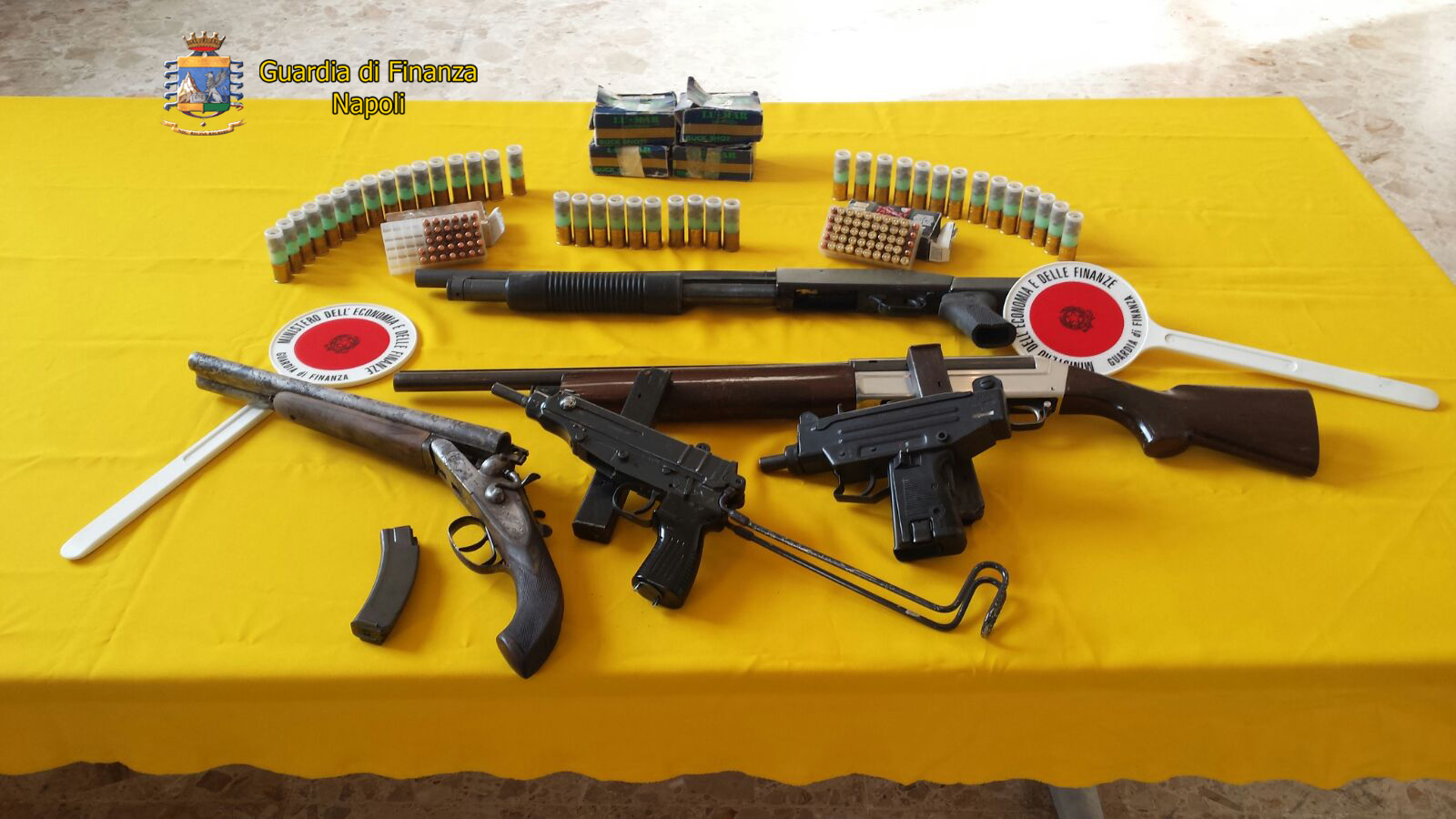  Miano, scoperte in un casolare armi e munizioni della camorra: arrestato 50enne
