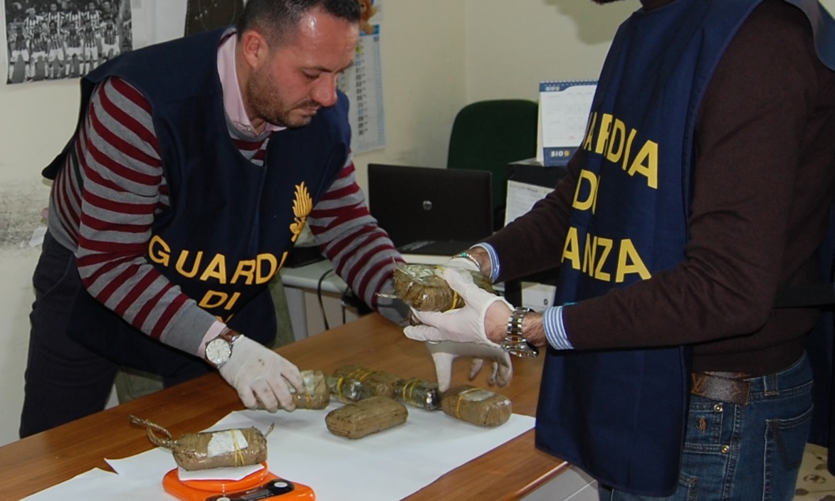  Marcianise, traffico di droga dall’Albania: due arresti e sequestrato 1 kg di eroina