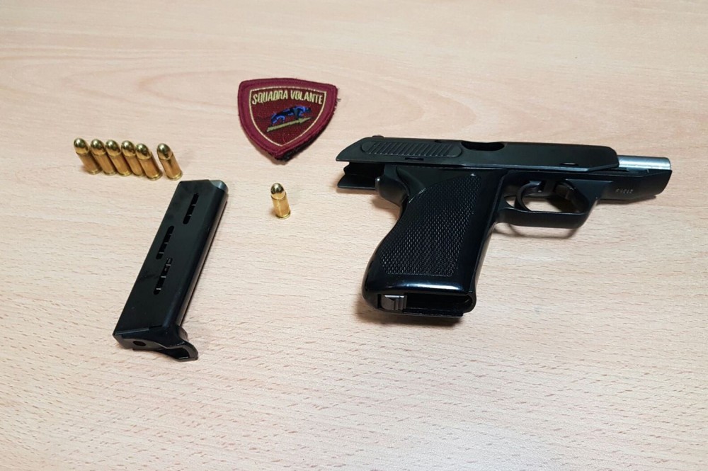  Rione Traiano, poliziotti trovano una pistola Hecler calibro 7.65 in via Tertulliano