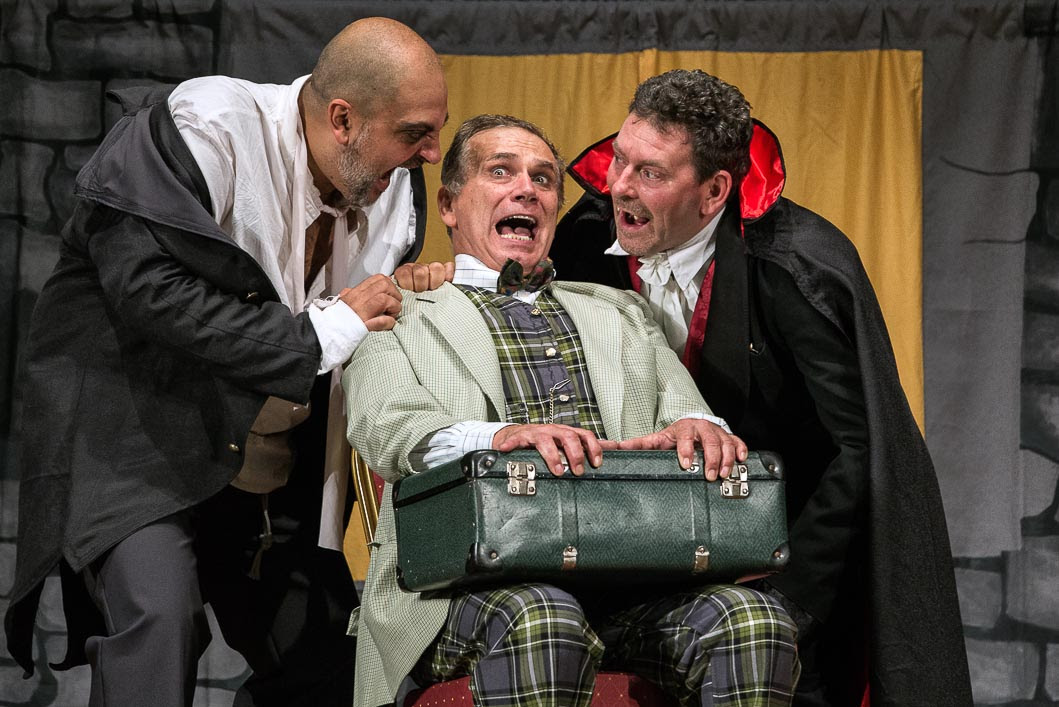  Salerno, alla Sala Pasolini Young presenta “Dracula”, favola horror tutta da ridere