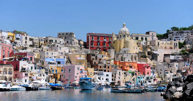  Stop alle auto dei non residenti sulle isole di Capri, Ischia e Procida