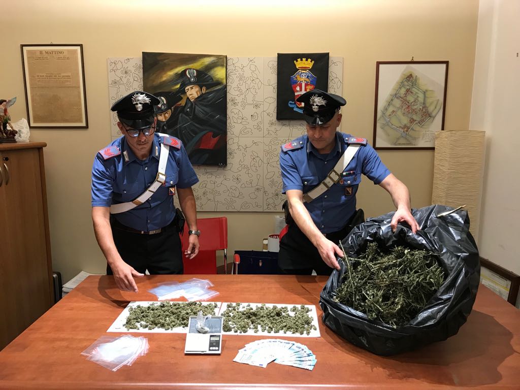  Piazzolla di Nola: carabinieri trovano marijuana e cannabis a casa di un 36enne: arrestato