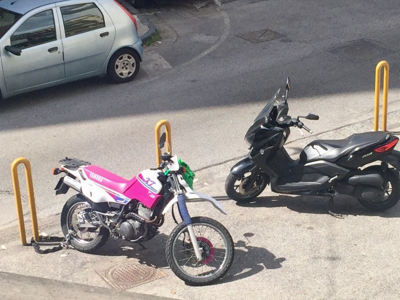  Vomero, Capodanno: “marciapiedi occupati da motocicli”
