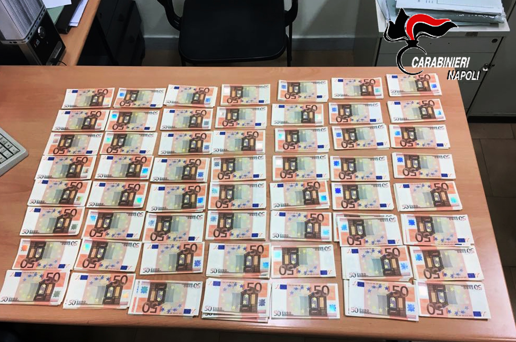  Afragola, nascondeva in cantina banconote false per 76 mila euro: arrestato 48enne
