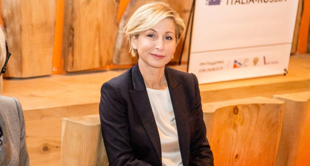 Il vice ministro Dorina Bianchi interviene sul Premio Penisola Sorrentina