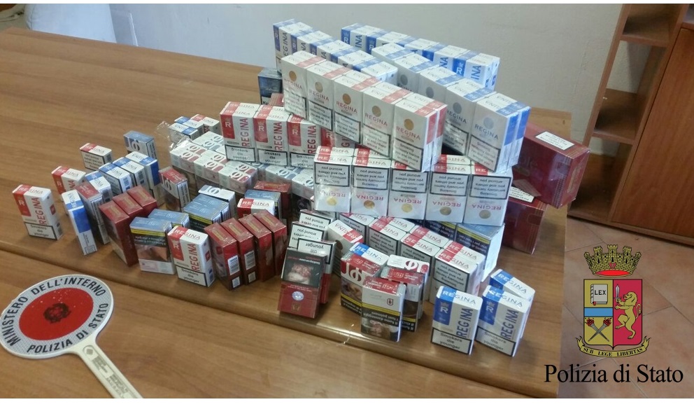  San Giovanni a Teduccio, sorpreso in auto con oltre 300 pacchetti di sigarette: denunciato