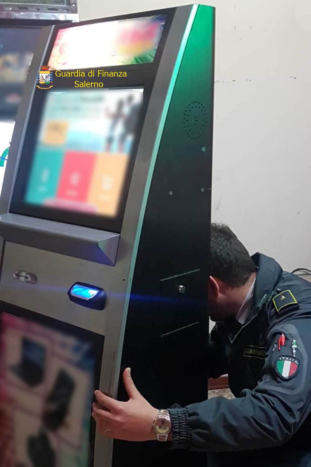  Slot Machine non collegata al sistema nazionale: sanzionato un esercizio pubblico del Vallo di Diano