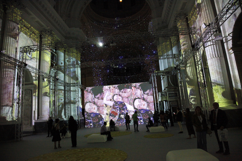  Napoli, Le visite in esclusiva di Medea Art: “Klimt Experience” e il Salone Margherita