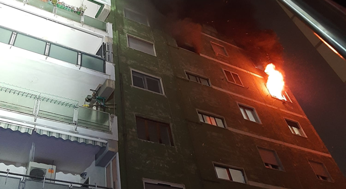  Tragico incendio a Fuorigrotta: le fiamme avvolgono un’abitazione, morti due vecchietti, un ferito grave“evacuata la palazzina”