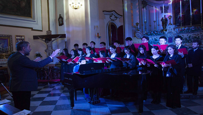  Grande successo: per il Concerto di Natale, promosso e organizzato da “LingueLab Italia”