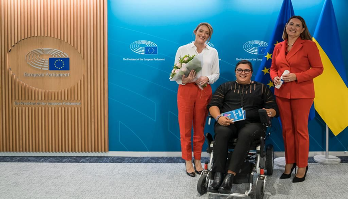  L’europarlamentare Chiara Gemma porta le istanze delle persone con disabilità all’attenzione della Presidente del Parlamento europeo, Roberta Metsola
