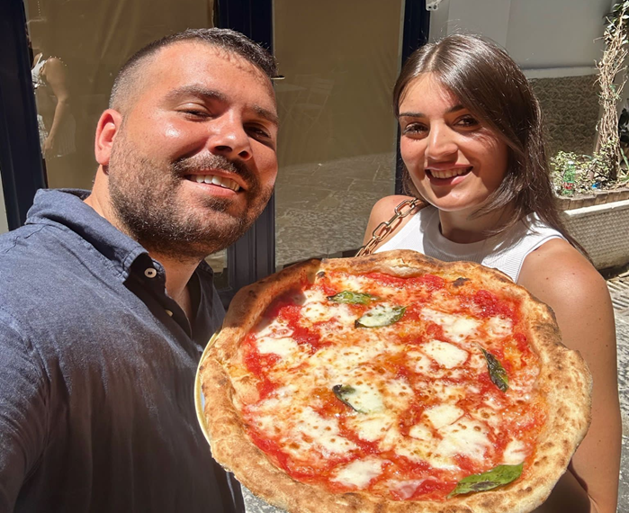  Il Mio Viaggio a Napoli: Nasce il Progetto “Pizza Solidale”