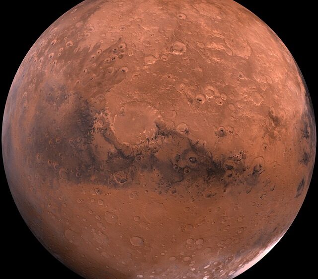  l primo passo su Marte entro il 2040: nel futuro sempre più turisti e lavoratori in orbita