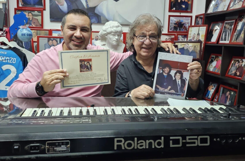  Cimeli di Maradona, il Maestro Schisano dona tastiera usata da Maradona a Antonio Luise