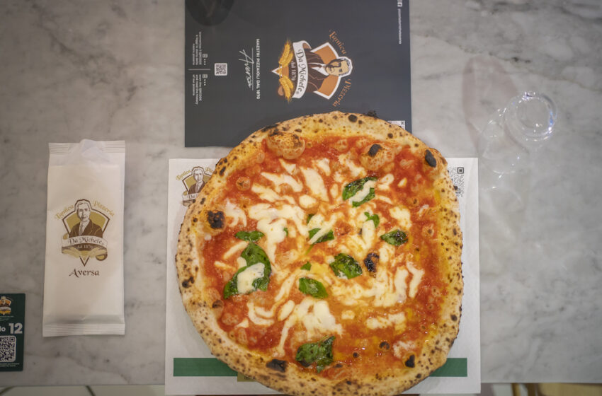 L’Antica Pizzeria Da Michele Aversa festeggia il suo primo anno di attività